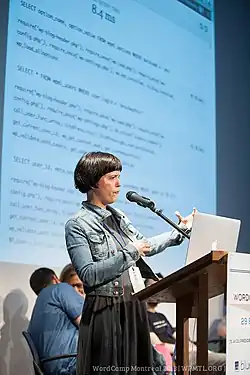 Élise Desaulniers giving a talk at WordCamp Montréal on 29 June 2013