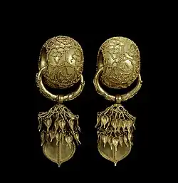 Image 25Golden earrings from Gyeongju, by the National Museum of Korea (from Wikipedia:Featured pictures/Artwork/Others)