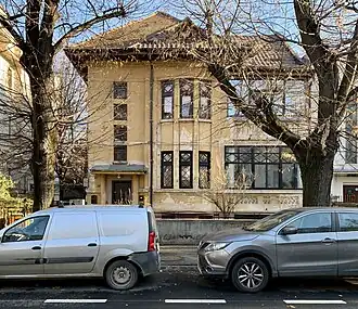 Mixes of styles - Strada Doctor Lister no. 11A, Bucharest, 1920s, unknown architect, mix of Romanian Revival Art Deco