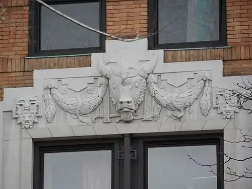 American reinterpretation of the bucranium inspired by Pre-Columbian art on The Cliff Dwelling (Riverside Drive no. 243), New York City, designed by Herman Lee Meader, 1914–1916
