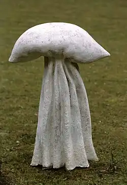 Duvet (1982-1984), corrugated iron, duvet, asbestos cement, 115 cm