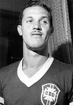 Portrait photograph of Ademir de Menezes