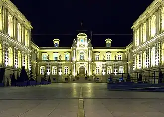 The Hôtel de Ville (city hall)