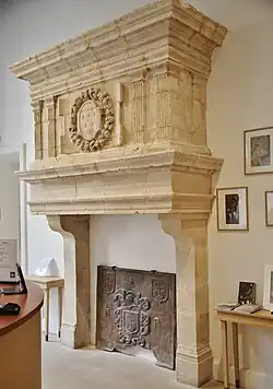Assézat: fireplace.