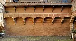 Assézat: courtyard gallery.