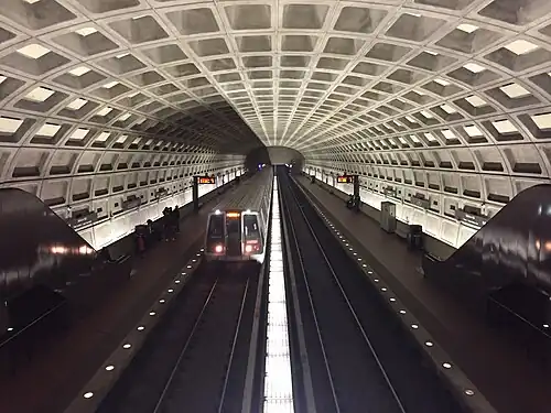 Ballston–MU Metrorail station interior