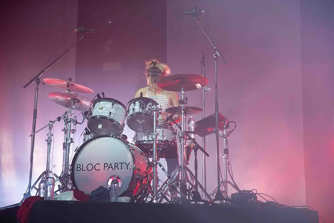 Bloc Party - Louise Bartle (45384199014).jpg