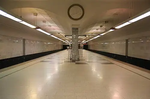 Bratislavskaya – double-span column underground station