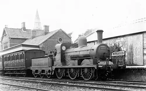 No. 589 at Clifden before its 1941 rebuild with a Belpaire boiler and with wheel arch access cut-outs.