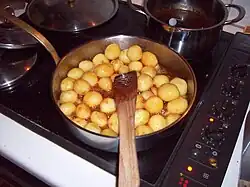 Preparing caramelized potatoes