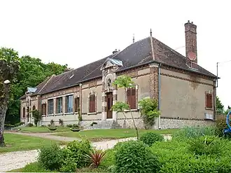 The town hall in Chevry-sous-le-Bignon