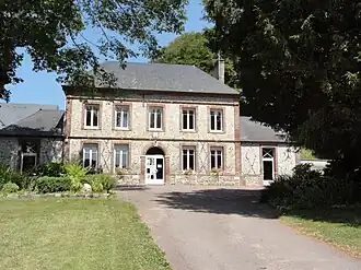 The town hall in Colleville