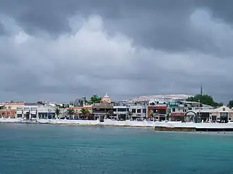 Shoreline and houses in Cozumel