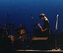 Vini Reilly (right) and drummer Bruce Mitchell during a 1995 concert