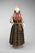Russian clothing, ca. 17th–19th century. Metropolitan Museum of Art.[80]