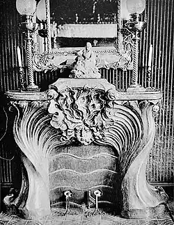 Art Nouveau mascaron on a fireplace in the house of Yvette Guilbert (Boulevard Berthier no. 23 bis), Paris, designed by Xavier Schoellkopf, c.1905[47]