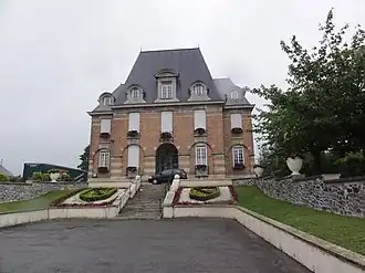 The town hall in Glageon