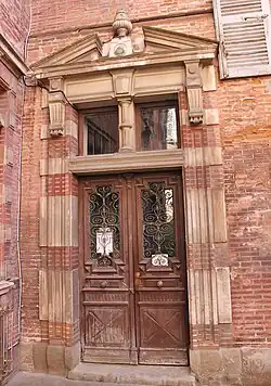 Door of the Hôtel de Jossé-Lauvreins, late 16th or early 17th century.