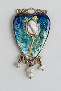 Heart Shaped Gold Enamelled Pendant (c.1907)