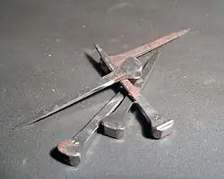 Horseshoe nails for lead came glasswork