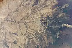 ISS satellite view of Shadegan (centre right), and the Jarahi (centre left). (Up is south-east.)