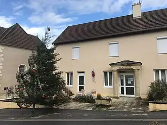 The town hall in Louvatange