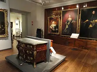 Grand furniture and paintings