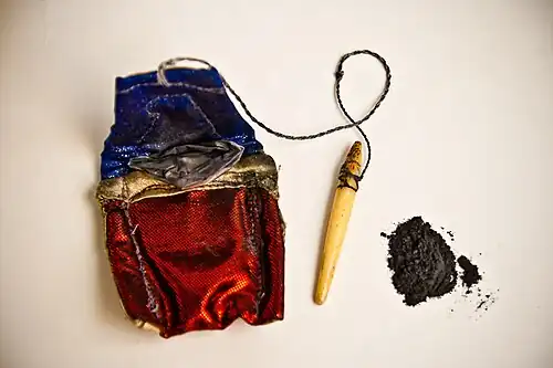 A Kurdish kohl (kil) set