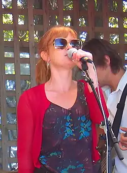 Morrell performing with Goldenhorse in 2005