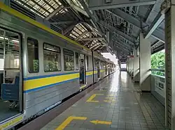 1100 class train at United Nations station in June 2020