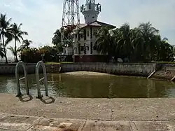 Lagoon inside Sultan Shoal