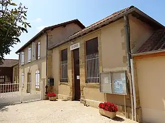 The town hall in Laveraët