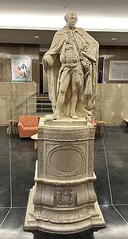 1772 statue in Swem Library