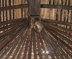 "Madol Kurupawa", pins 26 beams together.