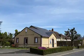 The town hall in Châtaincourt