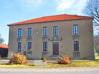 The town hall in Varize
