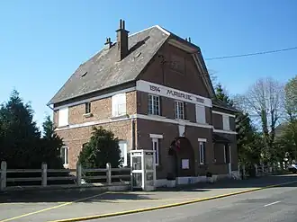 The town hall of Mory