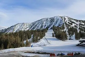 Main base, before replacement of the Lakeview triple (right hand chairlift) with Lakeview Express
