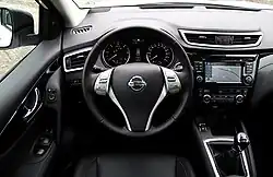 Interior (pre-facelift)