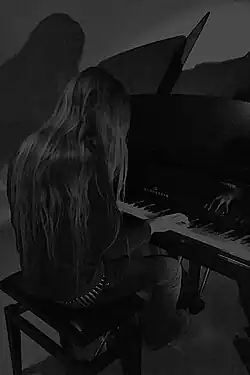 Nortt playing piano, 2017