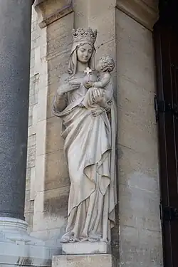 Virgin and child sculpture at portal