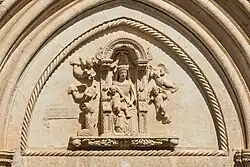 Tympanum of the main portal : Madonna with Child in glory