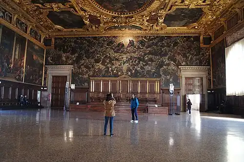 Behind the Doge’s throne, is occupied by the longest canvas painting in the world, Il Paradiso of Tintoretto