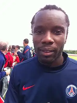 Peguy Luyindula au Camp des Loges le 24 juillet 2011.
