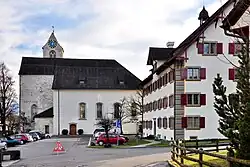 Klosterhof square in Rüti: The former monastery's church, Amthaus to the right