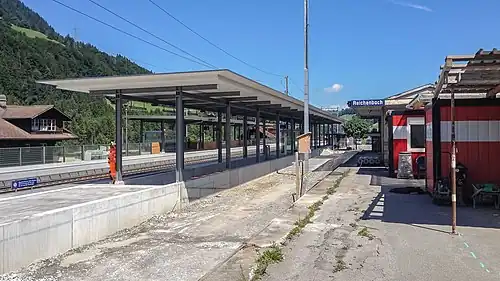 Platform with canopy