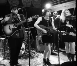 Roslit Bone playing live