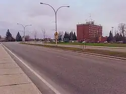 Route 223 through Saint-Jean-sur-Richelieu is made of 4 lanes, divided by a median.