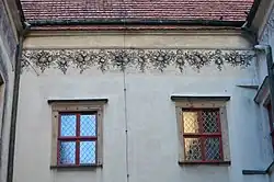 Sgraffiti in the inner courtyard