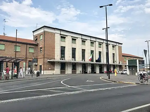 The passenger building.